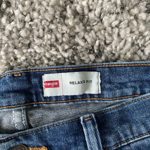 4 Pairs Wrangler Relaxed Fit Jeans - Picture 4 of 6